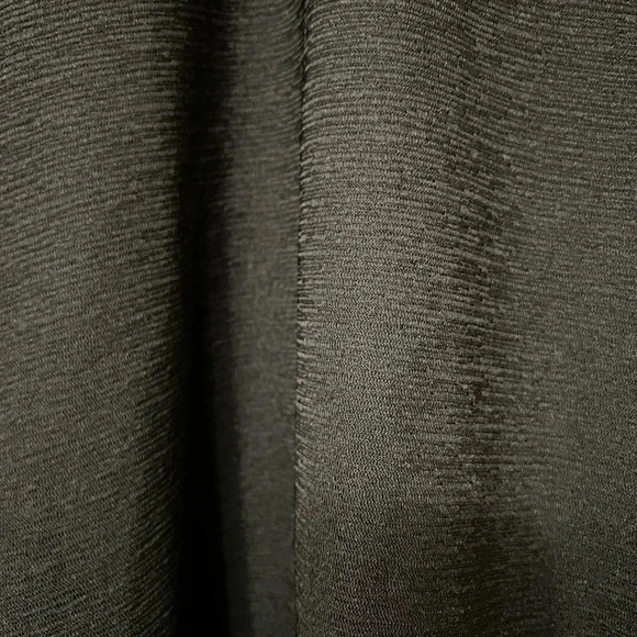 Michael Kors MK, long sleeve black top with cinched wrists. Size Medium/moyen - Picture 5 of 6